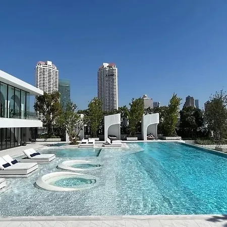 Luxury River View Apartment